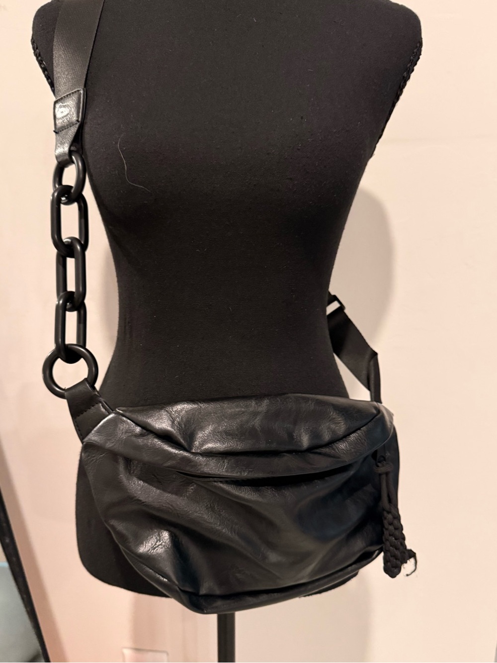 Black Women’s Crossbody Belt Bag - Unbranded